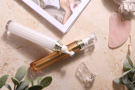 Akrilna braon roll-on bočica 20mL za kozmetičke preparate sa zlatnim prstenom-grupa_slika