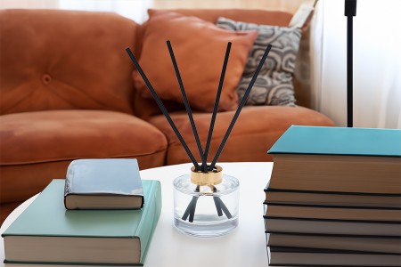 Staklena bočica 200ml cilindrična providna sa zlatnim zatvaračem i plastičnim čepom-grupa_slika