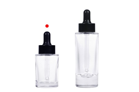 Staklena bočica 30 ml providna sa crnom pipetom za serum i regulatorom toka-grupa_slika
