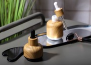Staklena bočica 15mL sa pipetom i plastičnom oblogom u dezenu drveta