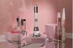 Akrilna bela bočica 15mL sa roll-on pumpicom za serum i vibracijom na dodir