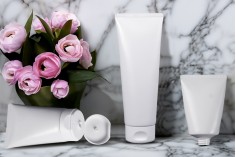 Plastična tuba 100mL bela sa unutrašnjom aluminijumskom oblogom i flip top zatvaračem - 12 kom