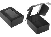 Kutija od kraft papira u crnoj boji 130x180x70mm sa prozorom - 20 kom Kutija od kraft papira u crnoj boji 130x180x70mm sa prozorom - 20 kom