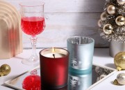 Dekorativni Božićni stakleni svećnjak "Merry Christmas" sa irvasima (bez poklopca) crvene boje