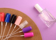 Plastični sprej 18/410 u više boja sa zatvaračem Plastični sprej 18/410 u više boja sa zatvaračem