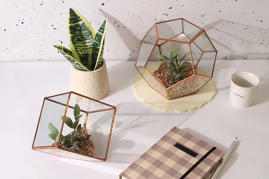 Kockasti ukrasni stakleni svećnjak-grupa_slika