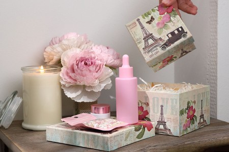 Plastificirana četvrtasta poklon kutija sa motivom Ajfelovog tornja, u 3 veličine (S-M-L)-grupa_slika