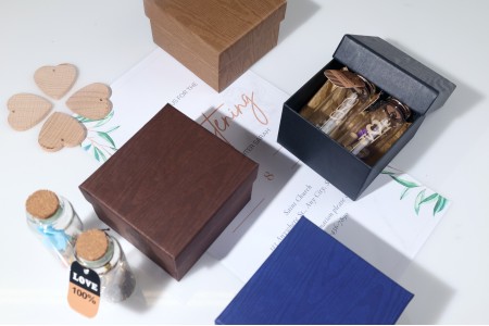 Kartonska poklon kutija 86x92x56mm u više boja - 6 kom-grupa_slika