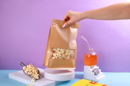 Kesice kraft DoyPack 180x80x280 mm, sa zip zatvaranjem, ventilom, prozorom, unutrašnjim i spoljašnjim providnim premazom i sa mogućnošću termo zatvaranja – 25 kom-grupa_slika
