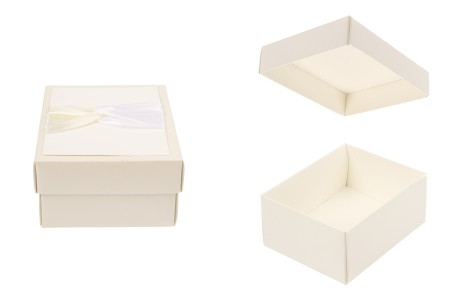 Kartonska bela kutija sa bež i belom satenskom mašnom-slika_proizvoda