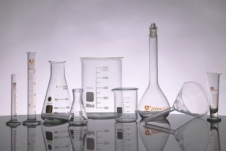 Staklena menzura 100mL-grupa_slika