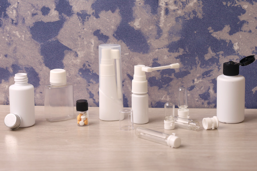 Flašica 10mL sa pumpicom i raspršivačem, za dermatološku i farmaceutsku upotrebu - 12 kom Flašica 10mL sa pumpicom i raspršivačem, za dermatološku i farmaceutsku upotrebu - 12 kom