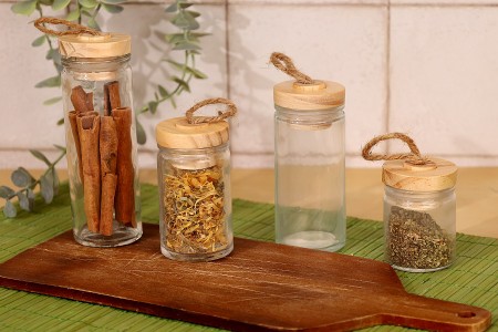 Staklena okrugla teglica 40mL, sa drvenim poklopcem i zakačkom-grupa_slika