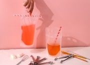 Providna DoyPack kesica sa zip zatvaranjem od 500ml, sa otvorima za prste i rupicama za slamčicu – 50 kom Providna DoyPack kesica sa zip zatvaranjem od 500ml, sa otvorima za prste i rupicama za slamčicu – 50 kom