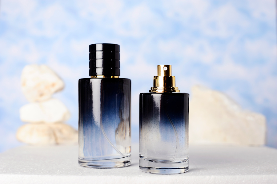 Staklena cilindrična parfemska bočica od 100mL, PP15 Staklena cilindrična parfemska bočica od 100mL, PP15