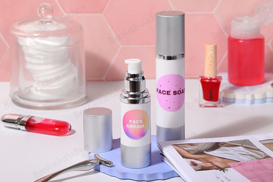 Airless plastična bela bočica 30mL za kreme sa aluminijumskom osnovom i zatvaračem u MAT srebrnoj boji-grupa_slika