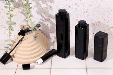 Akrilna Airless bočica 50mL sa pumpicom, u crnoj boji - 5 kom-grupa_slika
