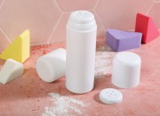 Plastični beli čep sa poklopcem sa malim otvorima od 2 mm Plastični beli čep sa poklopcem sa malim otvorima od 2 mm