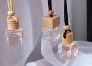 Bočica za osveživač automobila 5mL, u obliku srca sa drvenim zatvaračem i plastičnim čepom - 25 kom Bočica za osveživač automobila 5mL, u obliku srca sa drvenim zatvaračem i plastičnim čepom - 25 kom