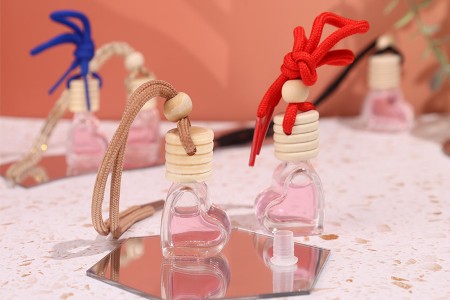 Bočica za osveživač automobila 4mL, srce sa plastičnim čepom, drvenim zatvaračem i zakačkom - 25 kom-grupa_slika