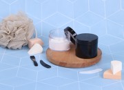 Akrilna crna kutijica za kreme 70mL sa crnim zatvaračem sa zaptivkom - 12 kom Akrilna crna kutijica za kreme 70mL sa crnim zatvaračem sa zaptivkom - 12 kom