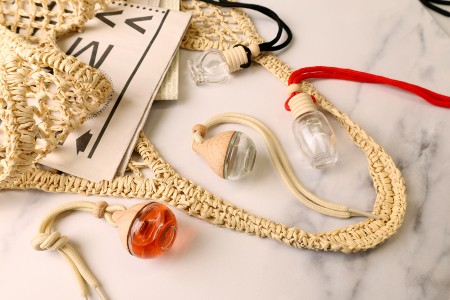 Staklena bočica 5mL sa drvenim zatvaračem i plastičnim čepom za osveživač automobila - 25 kom-grupa_slika