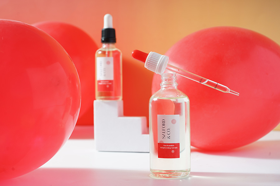 Providna staklena bočica za etarska ulja 100mL, sa grlom PP18 - bez zatvarača