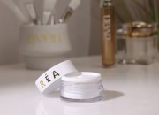 Akrilna kutijica od 25mL u beloj boji, sa zaptivkom i plastičnim međupoklopcem-grupa_slika