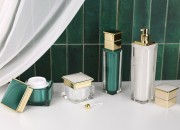 Luksuzna akrilna teglica 50 mL za kremu u smaragdnoj boji sa plastičnim međupoklopcem