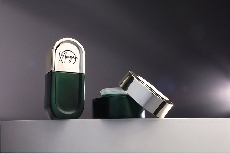 Staklena bočica od 40 mL u mat zelenoj boji sa belom pumpicom i zlatnim zatvaračem-grupa_slika