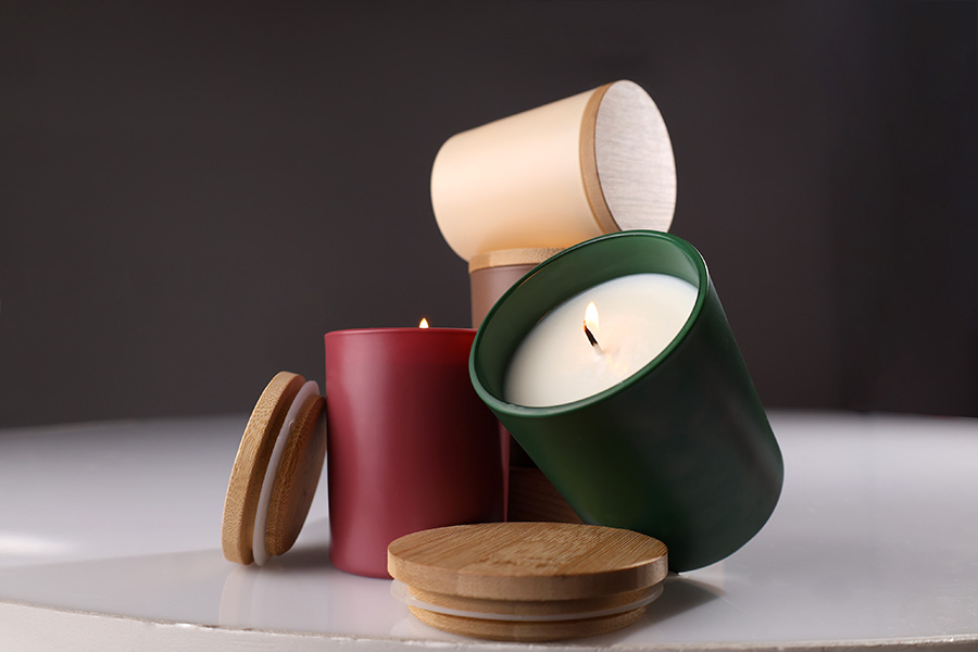 Staklena teglica od 200 mL sa bambus poklopcem sa gumom u raznim mat bojama-grupa_slika