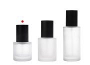 Bočica od peskiranog stakla od 30 mL sa crnom pumpicom za kreme i crnim mat poklopcem-grupa_slika