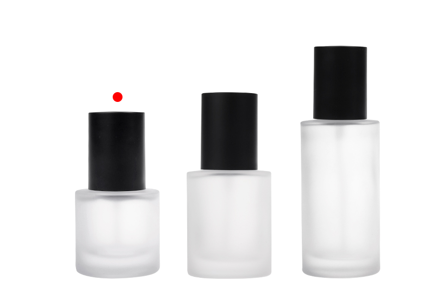 Bočica od peskiranog stakla od 30 mL sa crnom pumpicom za kreme i crnim mat poklopcem-grupa_slika