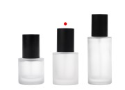 Bočica od peskiranog stakla od 50 mL sa crnom pumpicom za kreme i crnim mat poklopcem-grupa_slika