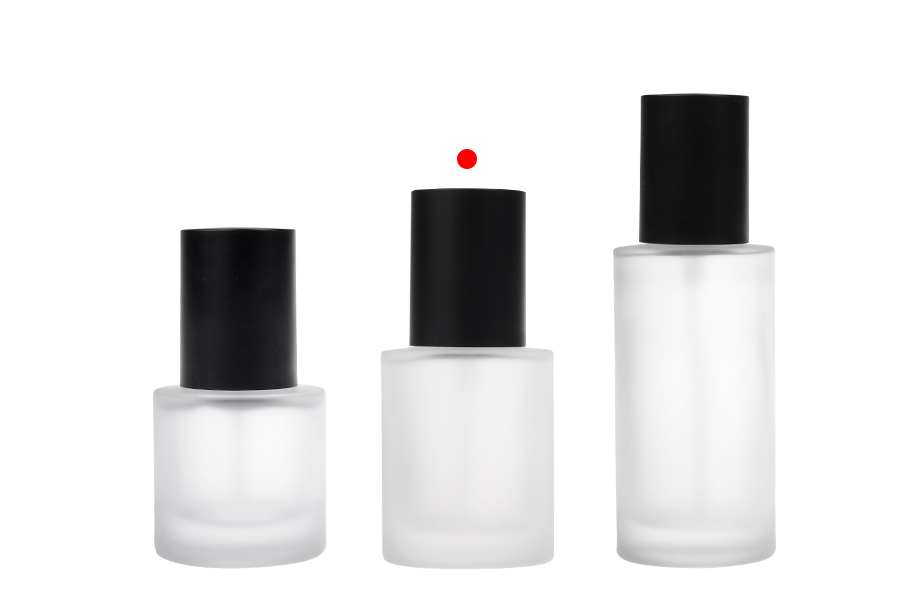 Bočica od peskiranog stakla od 50 mL sa crnom pumpicom za kreme i crnim mat poklopcem-grupa_slika