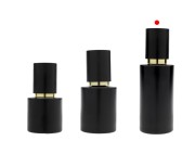 Mat crna staklena bočica od 100 mL sa zlatnim sprejom i mat crnim zatvaračem-grupa_slika