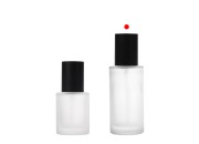 Peskirana staklena bočica od 100mL sa crnim sprejom i crnim mat zatvaračem-grupa_slika