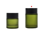 Staklena teglica 50 mL u mat zelenoj boji sa crnim zatvaračem (sa unutrašnjom zaptivkom) i plastičnim međupoklopcem-grupa_slika