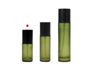 Staklena zelena mat bočica 30mL sa pumpicom za kreme i mat crnim poklopcem-grupa_slika