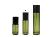 Staklena zelena mat bočica 50mL sa pumpicom za kreme i mat crnim poklopcem-grupa_slika