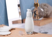 Staklena bočica 50mL sa belom plastičnom pumpicom PP18-grupa_slika