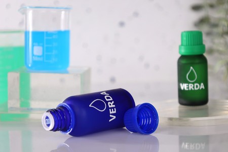 Zaštitni plastični zatvarač PP18 sa unutrašnjom kapaljkom, u zelenoj ili plavoj boji - 50 kom-grupa_slika