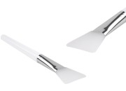 Silikonska spatula - četkica 159 mm sa plastičnom drškom za kremu i sa srebrnim detaljima Silikonska spatula - četkica 159 mm sa plastičnom drškom za kremu i sa srebrnim detaljima