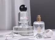 Sprej sa belim mat okruglim (velikim) poklopcem za parfemske bočice sa sigurnosnim Crimp zatvaranjem od 15 mm-grupa_slika