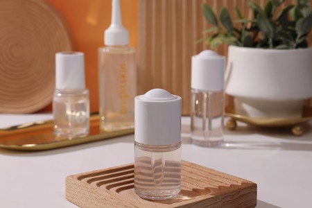 Plastična (PETG) bočica od 50 mL sa belom pipetom sa dugmetom i drenažnim elementom-grupa_slika