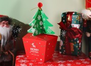 Božićna kartonska poklon kutijica 85x85x230 mm sa jelkom i zvoncetom - 10 kom-grupa_slika