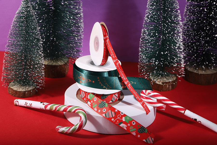 Božićna traka u crvenoj boji 25mm x 22,86m-grupa_slika