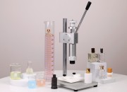 Alat za postavljanje spreja na Crimp bočice za parfeme (neophodna je upotreba mašine šifra: 19-1909) Alat za postavljanje spreja na Crimp bočice za parfeme (neophodna je upotreba mašine šifra: 19-1909)-grupa_slika