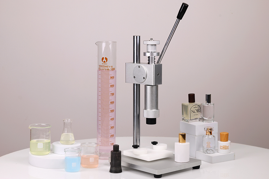 Alat za postavljanje spreja na Crimp bočice za parfeme (neophodna je upotreba mašine šifra: 19-1909) Alat za postavljanje spreja na Crimp bočice za parfeme (neophodna je upotreba mašine šifra: 19-1909)-grupa_slika