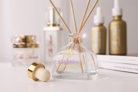 Staklena četvrtasta flašica od 50mL-grupa_slika